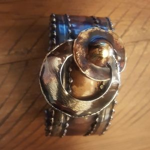 l Artisan Bracelet